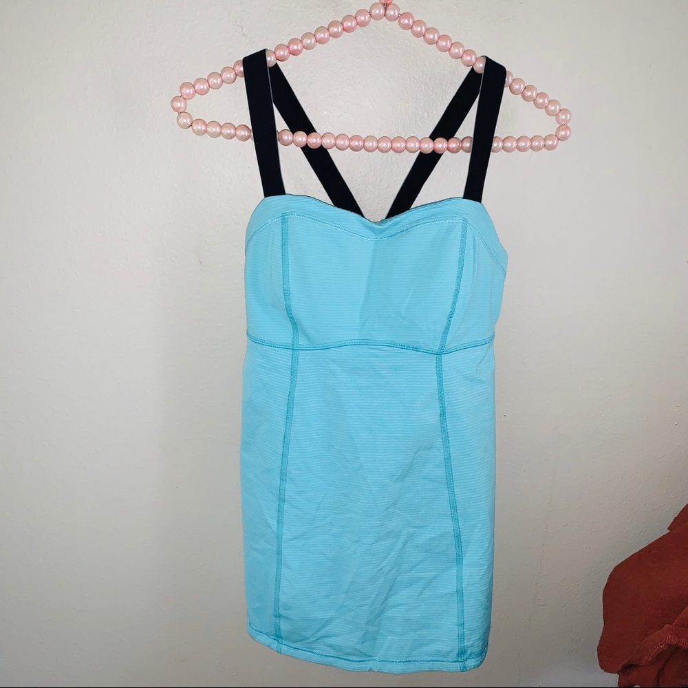 EUC lululemon tank size 6